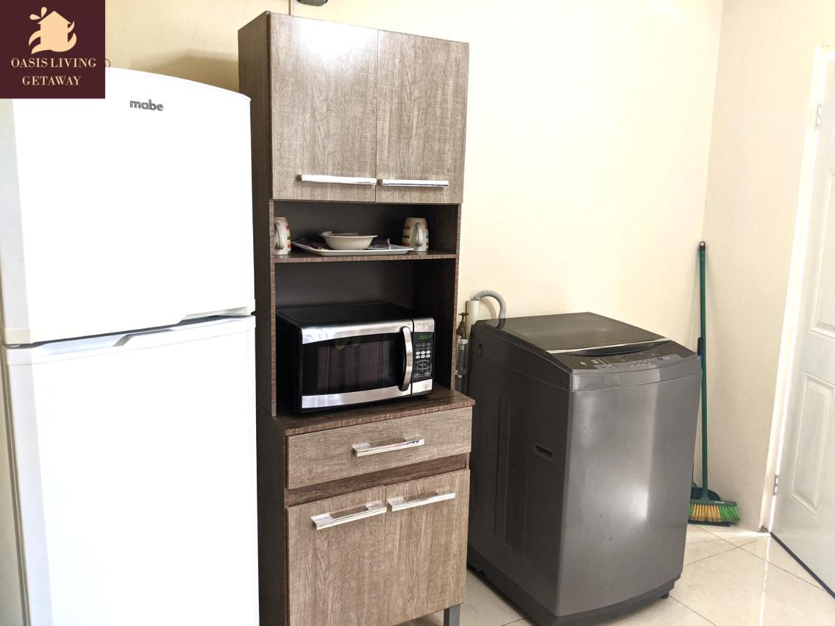 Oasis Living Getaway In Mandeville, Manchester Apartment *
