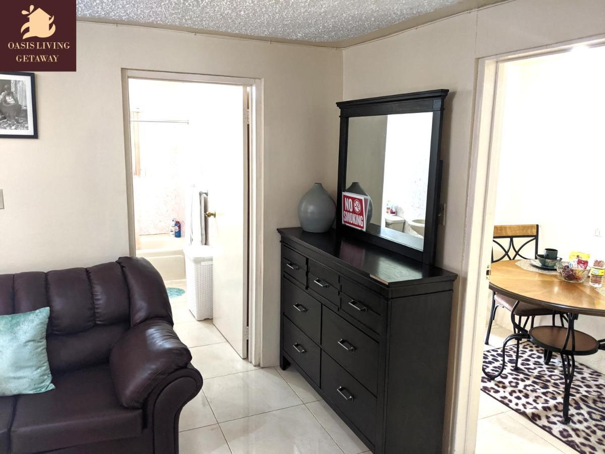 Oasis Living Getaway In Mandeville, Manchester Apartment *