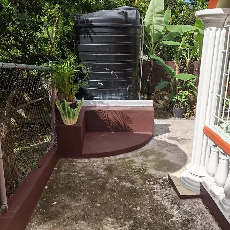 Oasis Living Getaway In Mandeville, Manchester Exterior photo